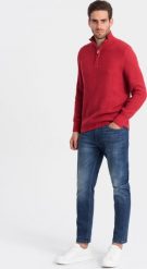 Ombre Męski dzianinowy sweter z rozpinaną stójką - czerwony V8 OM-SWZS-0105 S. Czerwone bluzy męskie Ombre, m, bez wzorów, z dzianiny, bez kaptura. Za 169.99 zł.