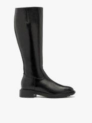 Eleganckie czarne kozaki damskie. Czarne kozaki damskie Ryłko, z gumy, z okrągłym noskiem, bez obcasa, na obcasie. Za 699.99 zł.