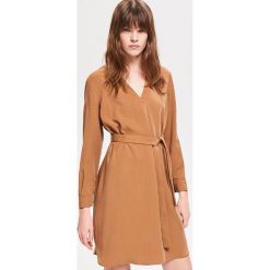 Sukienka z Tencelu™ - Żółty. Żółte sukienki damskie Reserved, bez wzorów, bez kołnierzyka, bez ramiączek. Za 199.99 zł.