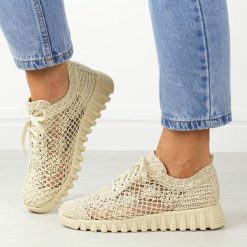 Beżowe przewiewne półbuty damskie T.Sokolski 1982. Brązowe półbuty damskie Sokolski, na lato, w ażurowe wzory, z tkaniny, klasyczne, z okrągłym noskiem, bez obcasa, bez zapięcia. Za 189.00 zł.