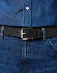 MESKI PASEK WRANGLER ROLLER BUCKLE BELT BLACK 112365297. Czarne paski damskie Wrangler, bez wzorów. Za 99.99 zł.