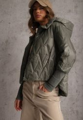 Zielona Pikowana Kurtka z Kapturem z Materiałem na Rękawach Grigoria. Zielone kurtki i płaszcze dla dziewczynek Renee, bez wzorów, z jeansu, z kapturem. Za 139.99 zł.