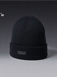 Bawełniana czapka beanie - czarny. Czarne czapki i kapelusze męskie Sinsay, bez wzorów, z bawełny. Za 19.99 zł.