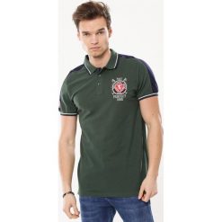Zielona Koszulka Separately. Zielone koszulki polo męskie Born2be, l, z aplikacjami, z dzianiny, bez ramiączek. Za 49.99 zł.