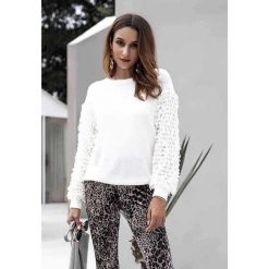 Sweter w kolorze białym. Swetry damskie Luna Tuccini. W wyprzedaży za 109.95 zł.