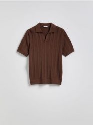 Bawełniany sweter polo - brązowy. Brązowe swetry przez głowę męskie Reserved, l, bez wzorów, z bawełny, bez kołnierzyka. W wyprzedaży za 79.99 zł.