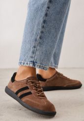 Brązowe Sneakersy Retro Tenisówki z Zamszu Naturalnego ze Skórzaną Wkładką Celarge. Brązowe trampki i tenisówki damskie Born2be, bez wzorów, z jeansu, eleganckie, bez zapięcia. Za 199.99 zł.