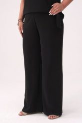 Eleganckie czarne spodnie Rosa z poszerzoną nogawką PLUS SIZE XXL OVERSIZE. Czarne spodnie materiałowe damskie Moda Size Plus Iwanek, plus size, bez wzorów, z elastanu, z podwyższonym stanem. Za 249.90 zł.