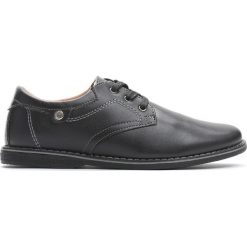 Czarne Półbuty Elegant Boy. Czarne półbuty chłopięce Born2be, z materiału. Za 59.99 zł.