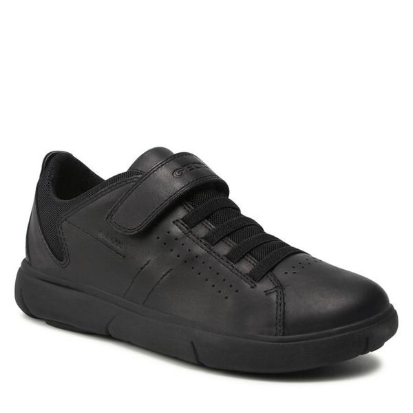 Sneakersy Geox. Czarne trampki i tenisówki chłopięce Geox, bez wzorów, bez zapięcia. Za 349.99 zł.