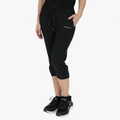 Spodnie treningowe damskie Swedemount Womens 3/4 Pants. Czarne obuwie sportowe damskie SWEDEMOUNT, bez wzorów, na fitness i siłownię. Za 169.99 zł.