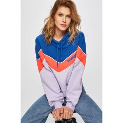 Wrangler - Bluza. Niebieskie bluzy damskie marki Wrangler, bez wzorów, z bawełny. Za 249.90 zł.