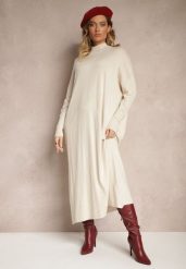Biała Pudełkowa Sukienka Sweterkowa z Wiskozą i Golfem Rinnine. Białe sukienki damskie Renee, na co dzień, bez wzorów, z wiskozy, eleganckie, bez kołnierzyka, bez ramiączek, maxi. Za 99.99 zł.