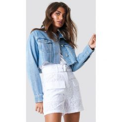 NA-KD Boho Koronkowe szorty z paskiem - White. Szorty damskie marki NA-KD Boho. Za 80.95 zł.
