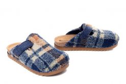 Inblu DJ-15 004 granatowy, klapki damskie. Niebieskie klapki damskie Inblu, bez wzorów, bez obcasa. Za 119.90 zł.