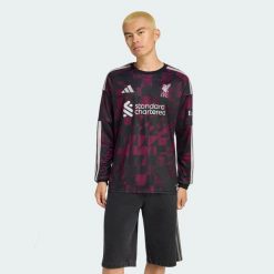 Koszulka z trzeciego zestawu z długim rękawem Liverpool FC 26/27. Czarne koszulki sportowe męskie Adidas, l, bez wzorów, z dzianiny, bez kołnierzyka, bez ramiączek, do piłki nożnej, climacool (adidas). Za 479.00 zł.