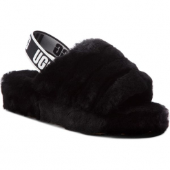 Kapcie UGG - W Fluff Yeah Slide 1095119 W/Blk. Czarne kapcie damskie UGG, bez wzorów, z tworzywa sztucznego, bez obcasa, bez zapięcia. W wyprzedaży za 359.00 zł.