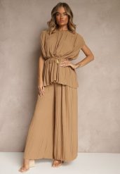 Jasnobrązowy Komplet Spodnie o Szerokim Kroju i Bluzka z Usztywnioną Linią Ramion Nilamira. Brązowe bluzki damskie Renee, m, bez wzorów, eleganckie, bez kołnierzyka, bez ramiączek. Za 129.99 zł.
