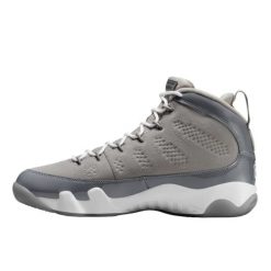 Buty do chodzenia dla dorosłych Air Jordan 9 Retro Cool Grey. Szare obuwie sportowe damskie Jordan, bez wzorów, z gumy, do koszykówki. Za 2,020.38 zł.