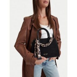 Torebka Nine West. Czarne torebki do ręki damskie Nine West, bez wzorów, bez dodatków. Za 249.99 zł.