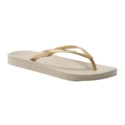 Japonki plażowe damskie Ipanema Anatomic Tan FEM. Brązowe klapki damskie Ipanema, bez wzorów, z gumy, bez obcasa, na płaskiej podeszwie. Za 85.35 zł.