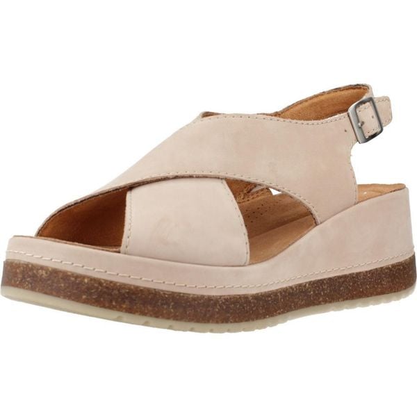 Sandały CLARKS KASSANDA STEP Beżowy. Brązowe sandały damskie Clarks, bez wzorów, ze skóry, bez obcasa, bez zapięcia. Za 483.99 zł.