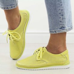 Cytrynowe skórzane ażurowe półbuty damskie T.Sokolski W26-01. Żółte półbuty damskie Sokolski, na lato, w ażurowe wzory, z jeansu, biznesowe, z okrągłym noskiem, bez obcasa, bez zapięcia. W wyprzedaży za 188.10 zł.