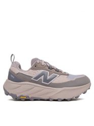 New Balance Buty do biegania Hierro Trek WHIET90M Fioletowy jasny. Fioletowe obuwie sportowe damskie New Balance, bez wzorów, ze skóry, do biegania. Za 749.99 zł.
