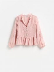 Bluzka z haftowanym wzorem - brudny róż. Czerwone bluzki damskie Reserved, l, bez wzorów, z dzianiny, bez kołnierzyka, bez ramiączek. Za 139.99 zł.