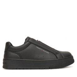 Sneakersy Tommy Hilfiger. Czarne trampki i tenisówki chłopięce Tommy Hilfiger, bez wzorów, bez zapięcia. Za 299.99 zł.