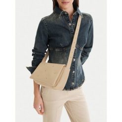 Torebka JENNY. Brązowe torebki do ręki damskie Jenny, bez wzorów, bez dodatków. Za 129.99 zł.