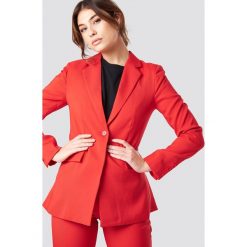 NA-KD Classic Marynarka z poduszkami na ramionach - Red. Żakiety damskie marki NA-KD Classic. Za 242.95 zł.