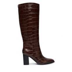 Kozaki Guess. Brązowe kozaki damskie Guess, bez obcasa, na słupku. Za 1,259.00 zł.