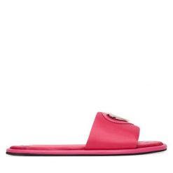 Klapki LOVE MOSCHINO. Czerwone klapki damskie Love Moschino, bez wzorów, bez obcasa. Za 799.99 zł.