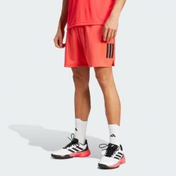 Szorty Club Tennis Climacool 3-Stripes. Czerwone krótkie spodenki sportowe męskie Adidas, bez wzorów, tenisowe, climacool (adidas). Za 166.40 zł.