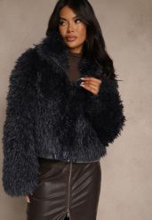 Niebieska Puszysta Kurtka Futerko Cropped z Wysokim Kołnierzem Lanarea. Niebieskie kurtki damskie Renee, l, bez wzorów, z futra, bez kaptura. Za 249.99 zł.