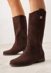 Brązowe Botki Ażurowe Ozdobione Metaliczną Aplikacją Iomosa. Brązowe botki damskie Born2be, prążkowane, biznesowe, bez obcasa, na płaskiej podeszwie, bez zapięcia. Za 139.99 zł.