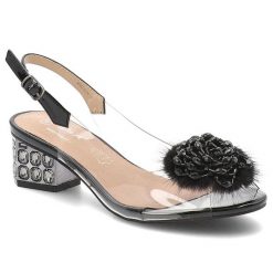 Sandały damskie D&A by S.Barski o eleganckim fasonie z ozdobną aplikacją kwiatową i dekoracyjnym obcasem czarne, MR62-9100 Black. Czarne klapki damskie S.BARSKI, z aplikacjami, bez obcasa, na obcasie, bez zapięcia. Za 179.99 zł.