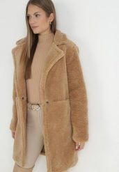 Ciemnobeżowy Płaszcz Futrzany Teddy Notasos. Brązowe płaszcze damskie Born2be, na zimę, uniwersalny, bez wzorów, z futra, eleganckie, długie, bez kaptura. Za 79.99 zł.
