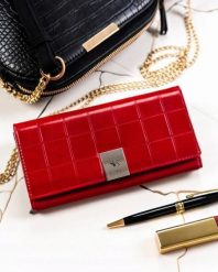 Portfel damski Rovicky RPX-20A-3 czerwony. Czerwone portfele damskie ROVICKY, z aplikacjami, ze skóry. Za 64.00 zł.