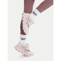 Buty do biegania Reebok. Czerwone obuwie sportowe damskie Reebok, bez wzorów, do biegania. Za 489.99 zł.