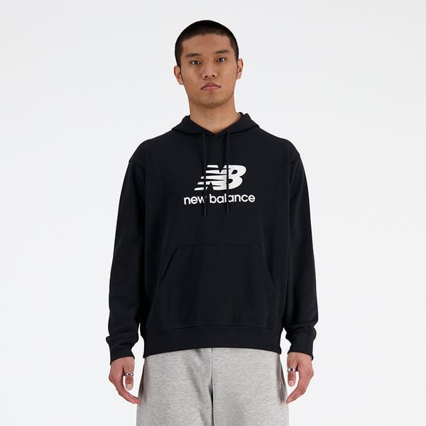 Bluza męska New Balance MT41501BK – czarna. Czarne bluzy męskie New Balance, l, z aplikacjami, z bawełny, bez kaptura. Za 299.99 zł.
