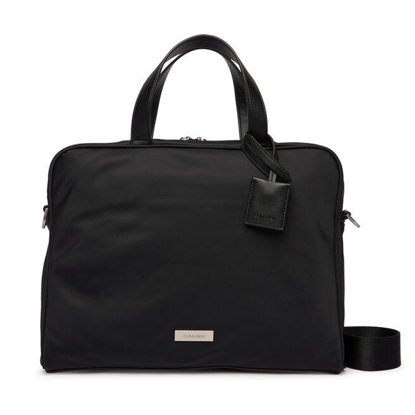 Torba na laptopa Calvin Klein. Czarne torby na laptopa męskie Calvin Klein, bez wzorów. Za 333.99 zł.