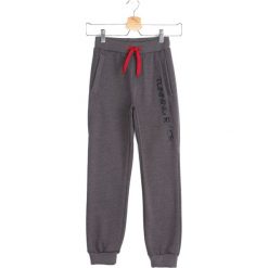 Szare Spodnie Dresowe Quiet Storm. Szare spodnie sportowe dla chłopców Born2be, z dresówki. Za 39.99 zł.