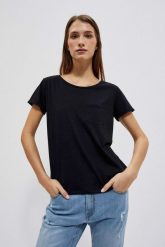 Bawełniany t-shirt z kieszkonką i krótkimi rękawami czarny. Czarne bluzki damskie MOODO, xs, bez wzorów, z bawełny, bez kołnierzyka. W wyprzedaży za 17.49 zł.