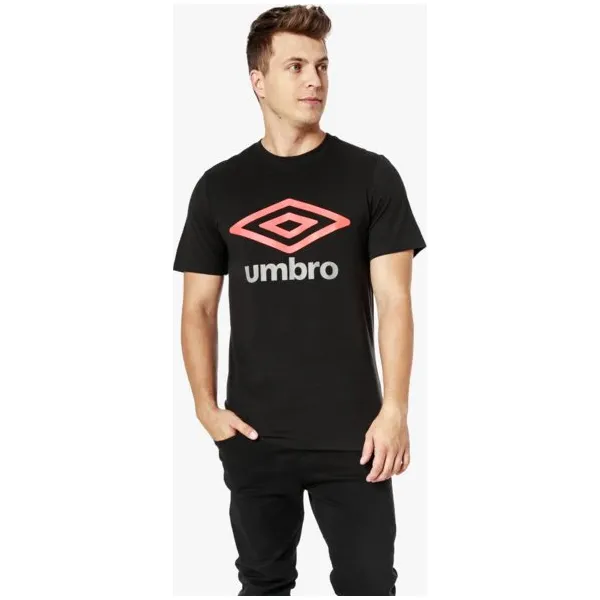 Umbro Koszulka Ss Large Logo , czarny, rozmiar S. Czarne koszulki sportowe męskie Umbro, m, bez wzorów, z bawełny, bez kołnierzyka, bez ramiączek, climacool (adidas). W wyprzedaży za 59.99 zł.