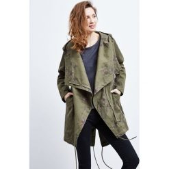 Parka z nadrukiem. Kurtki damskie MOODO, l, bez wzorów, bez kaptura. Za 79.99 zł.