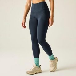 Damskie legginsy turystyczne Power. Niebieskie legginsy sportowe damskie Dare 2b, bez wzorów, na fitness i siłownię. Za 255.00 zł.