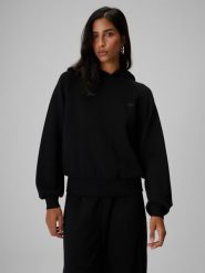 4F Bluza dresowa regular z kapturem damska - czarna L. Czarne bluzy damskie 4f, l, bez wzorów, z dresówki, klasyczne. Za 169.99 zł.