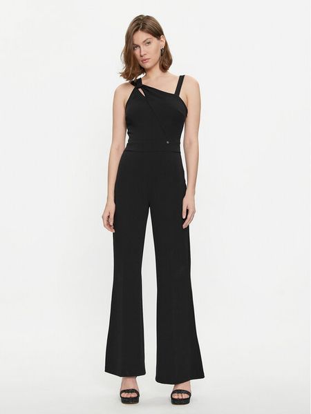 Rinascimento Kombinezon CFC0019395002 Czarny Regular Fit. Czarne sukienki damskie Rinascimento, m, bez wzorów, z syntetyku, bez kołnierzyka, bez ramiączek. Za 449.99 zł.